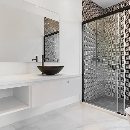 Villa Adelfa - Beachside Modern In Marbella