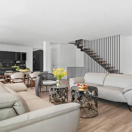 Adelfa - Beachside Modern In *