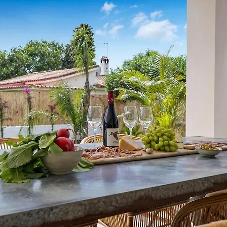 Villa Adelfa - Beachside Modern In Marbella