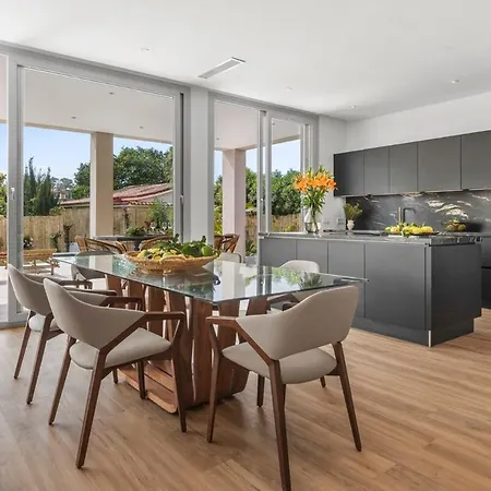 Adelfa - Beachside Modern In Marbella