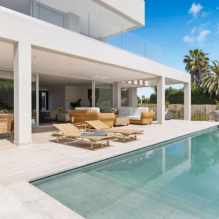 Adelfa - Beachside Modern In *