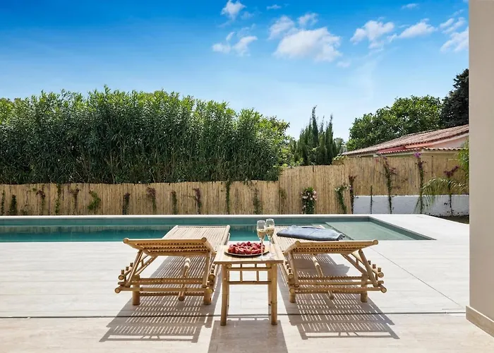 Adelfa - Beachside Modern In