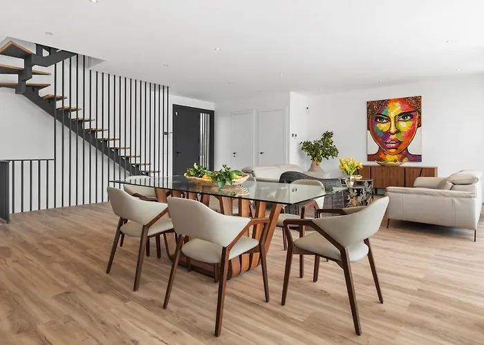 Villa Adelfa - Beachside Modern In Marbella