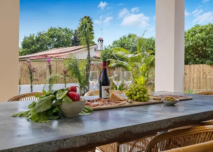 Villa Adelfa - Beachside Modern In Marbella