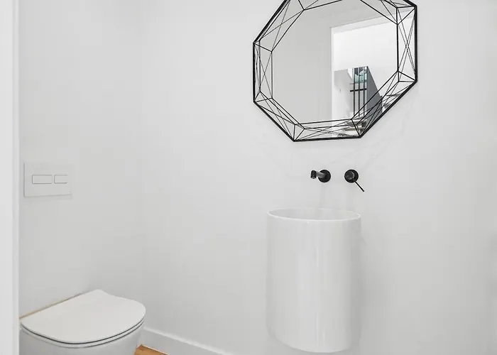 Villa Adelfa - Beachside Modern In Marbella