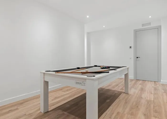 Adelfa - Beachside Modern In Marbella