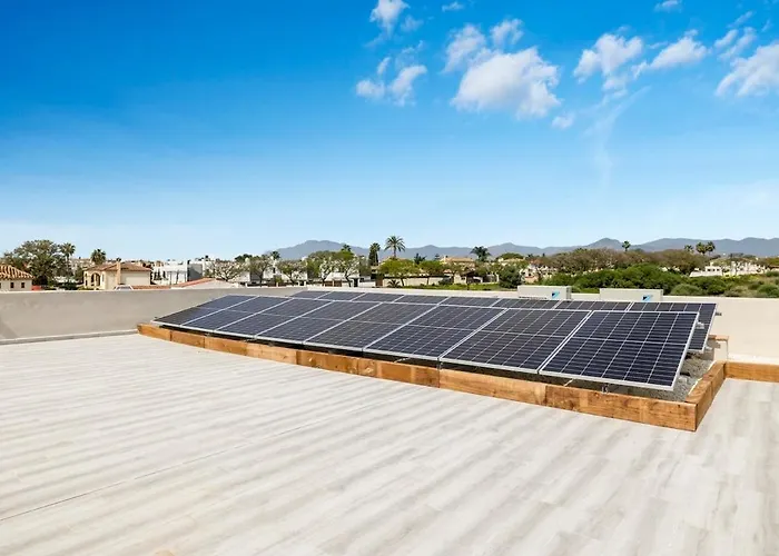 Adelfa - Beachside Modern In Villa