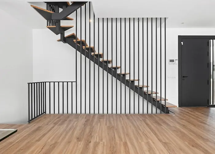 Villa Adelfa - Beachside Modern In *