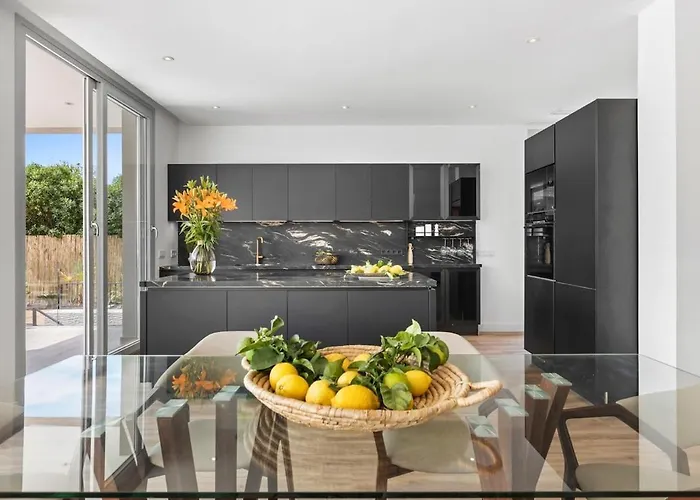 Adelfa - Beachside Modern In Marbella