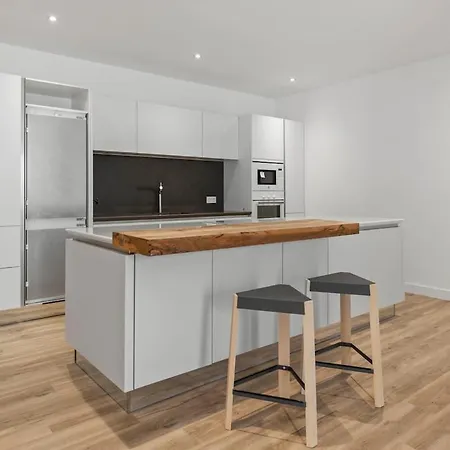 Adelfa - Beachside Modern In *